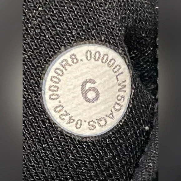 Lululemon Align Super High
Rise Leggings Crushed Velvet black 6 - Picture 15 of 15